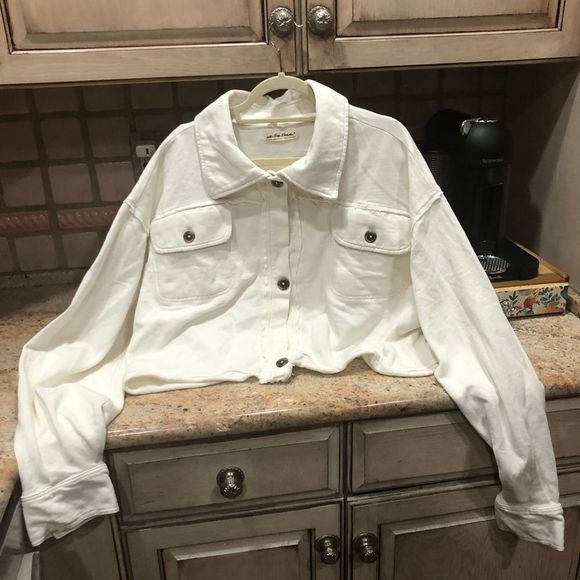 Free People Saturday Shirt Jacket Cropped Button Up Front Pockets Ivory White - Picture 4 of 5